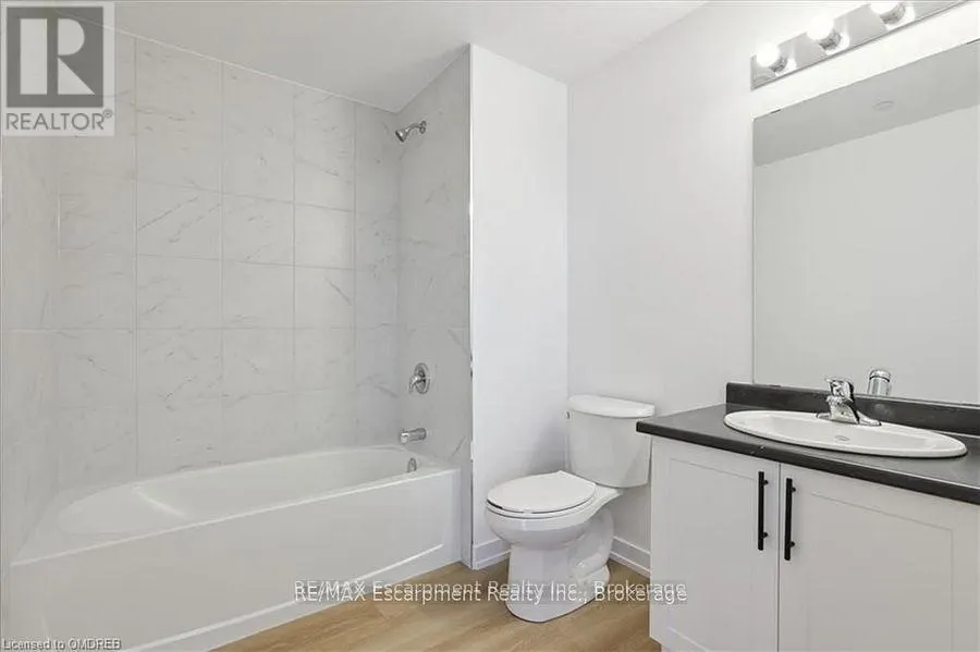423 - 470 DUNDAS STREET E, #423