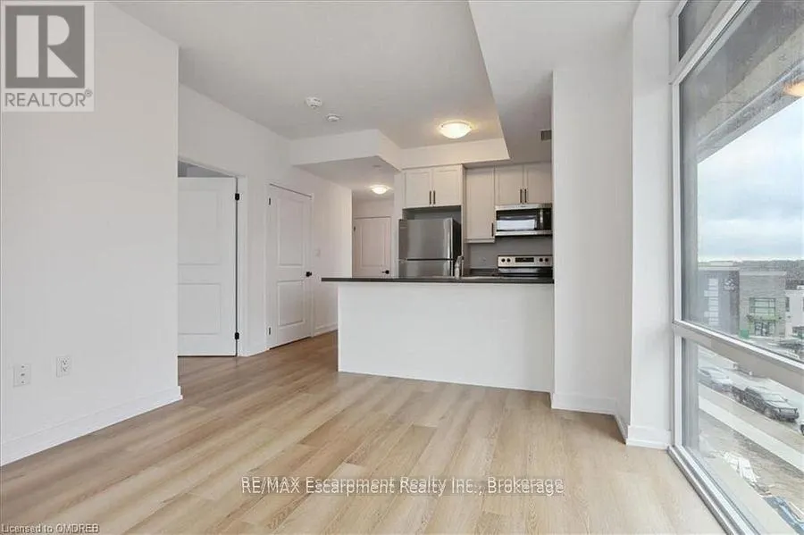 423 - 470 DUNDAS STREET E, #423