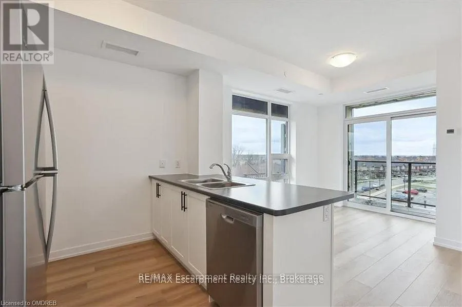 423 - 470 DUNDAS STREET E, #423
