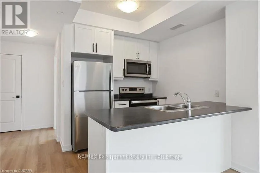 423 - 470 DUNDAS STREET E, #423