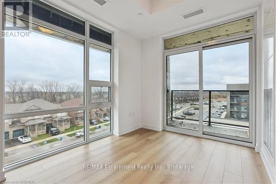 423 - 470 DUNDAS STREET E, #423