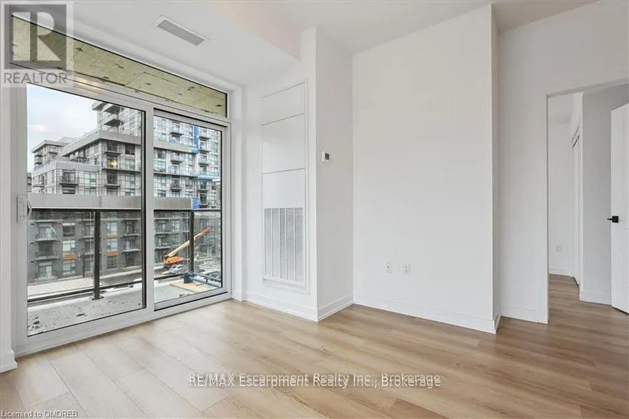 423 - 470 DUNDAS STREET E, #423