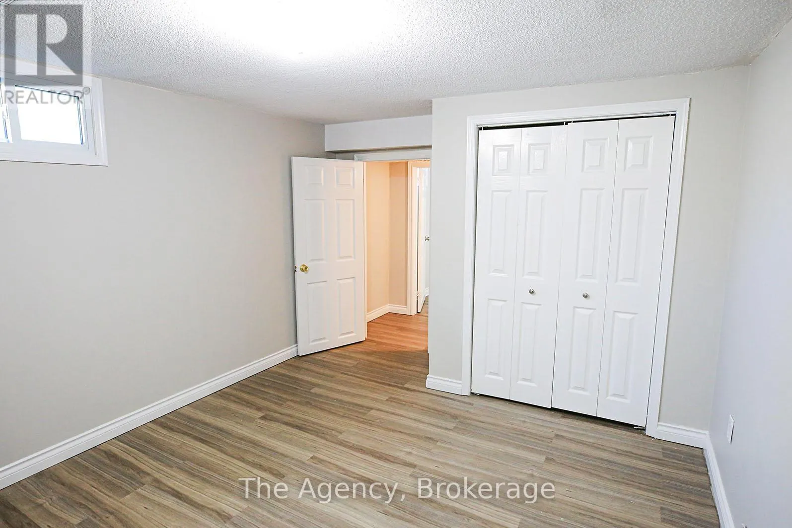 32 ROYAL OAK DRIVE