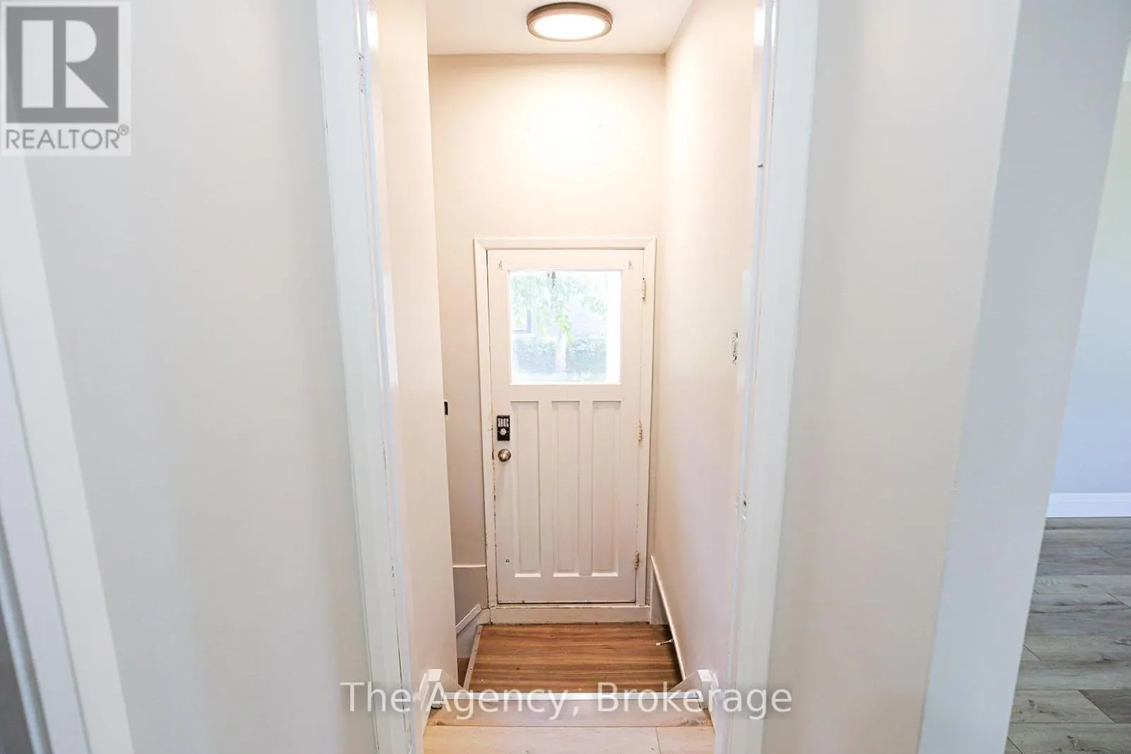 32 ROYAL OAK DRIVE