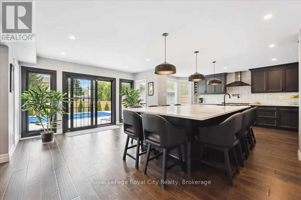 9 KORTRIGHT ROAD E