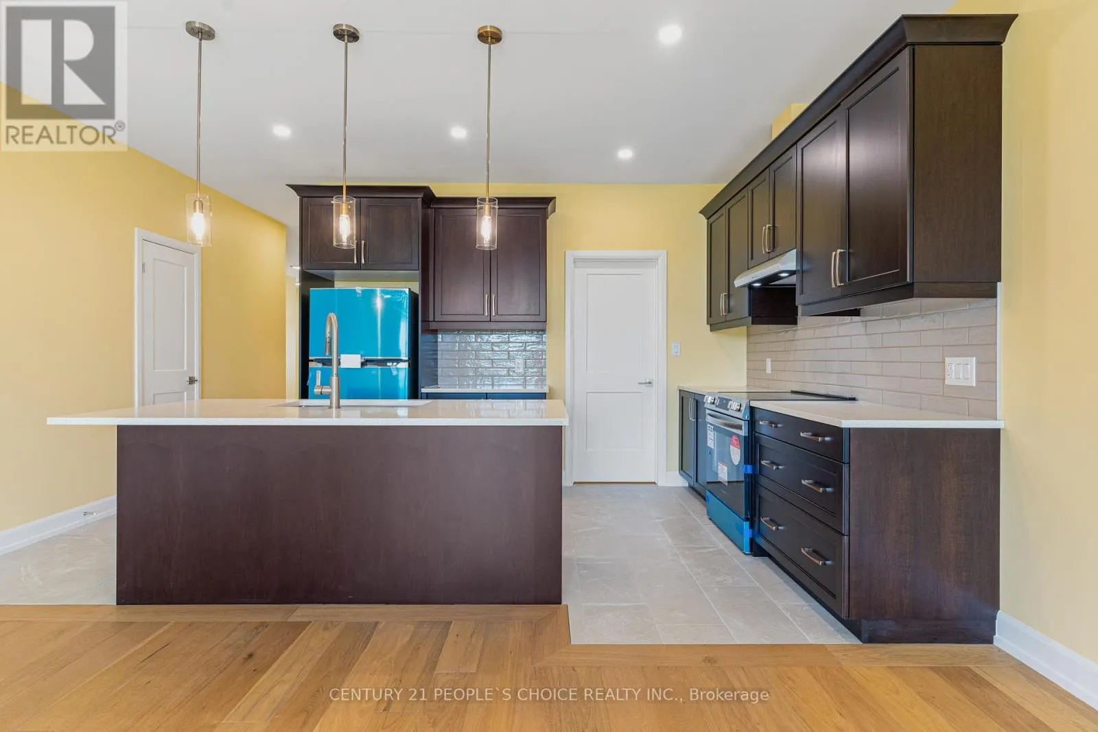 3947 MITCHELL CRESCENT