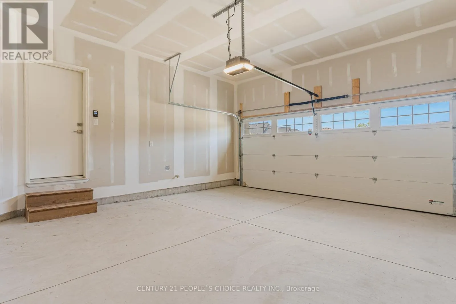 3947 MITCHELL CRESCENT