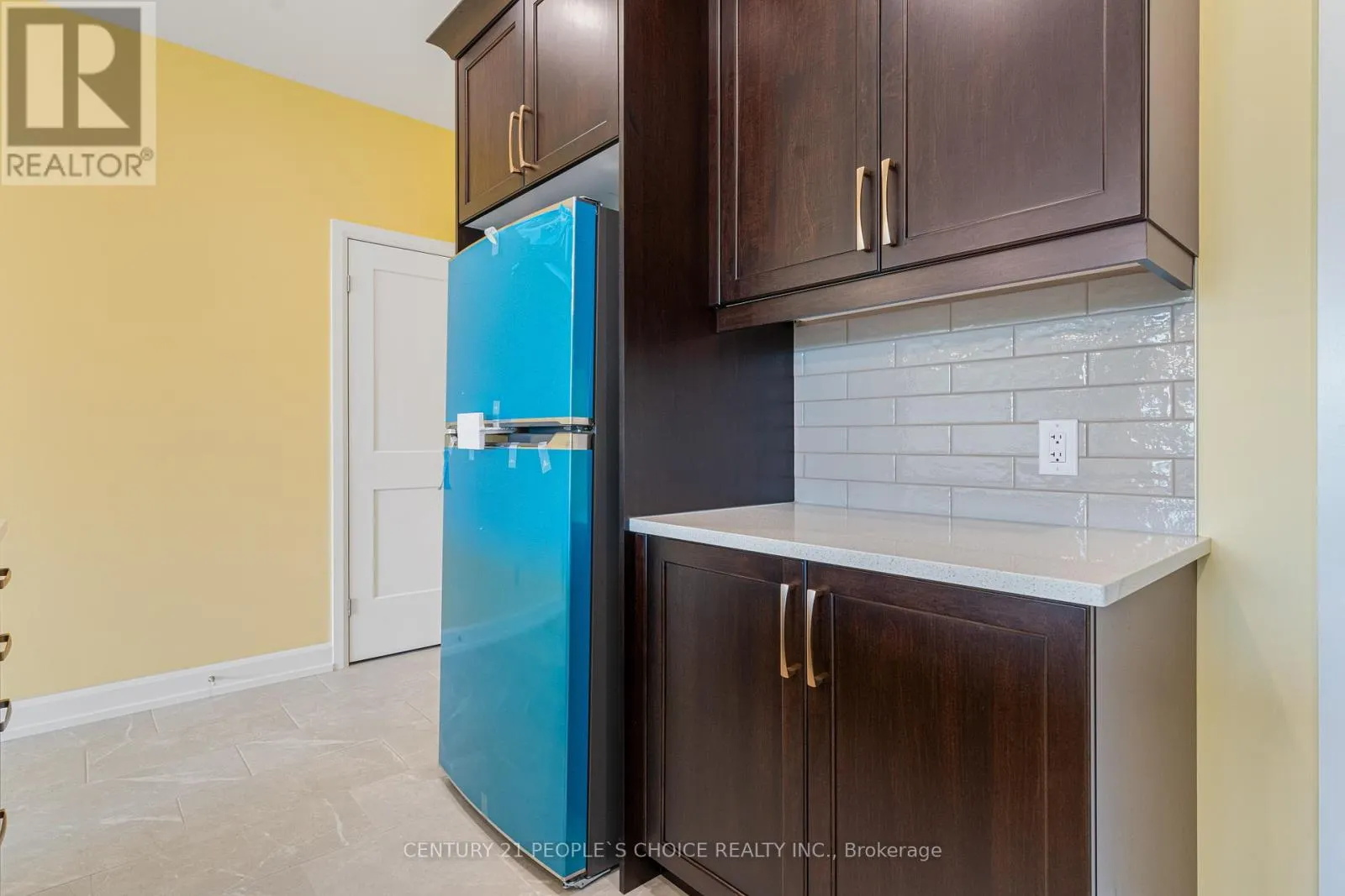 3947 MITCHELL CRESCENT