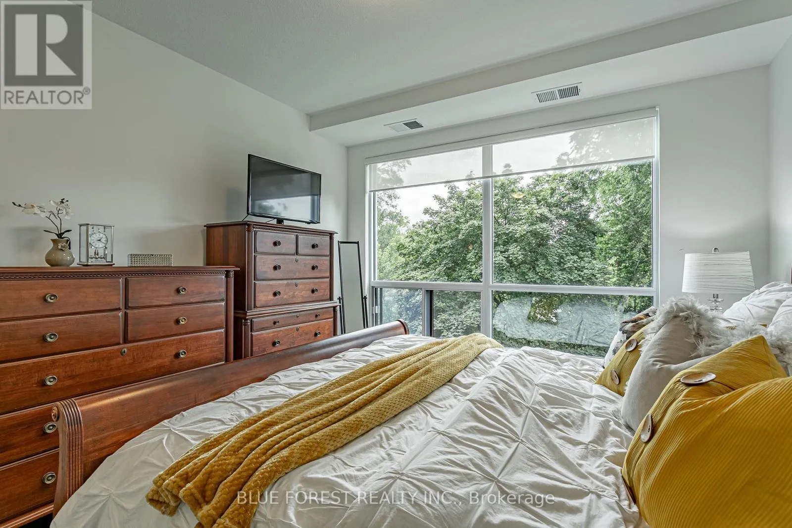406 - 1200 COMMISSIONERS ROAD W, #406