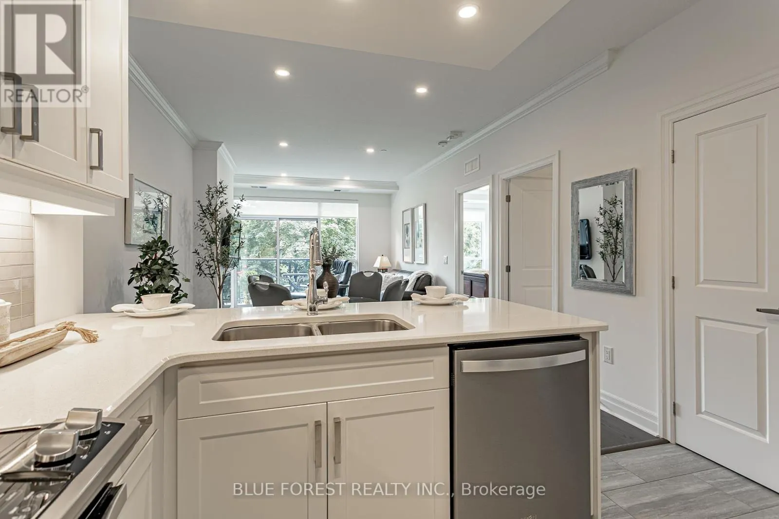 406 - 1200 COMMISSIONERS ROAD W, #406