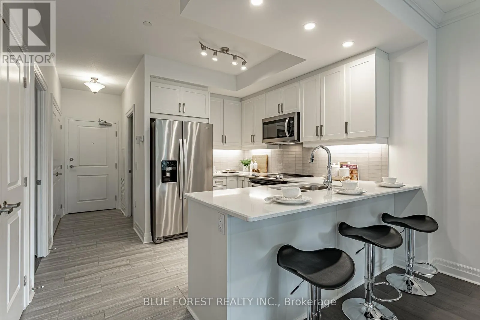 406 - 1200 COMMISSIONERS ROAD W, #406