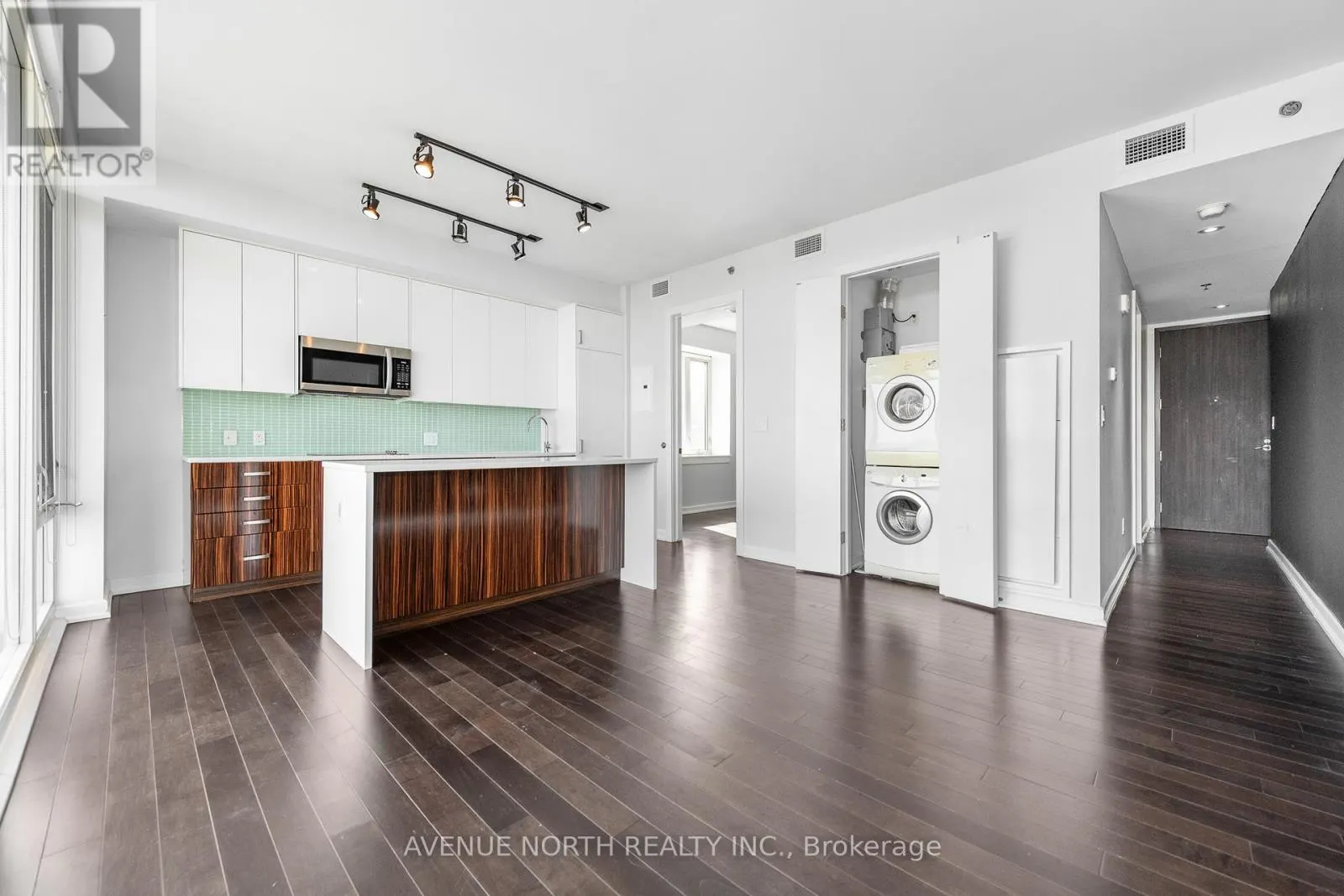 1109 - 300 LISGAR STREET