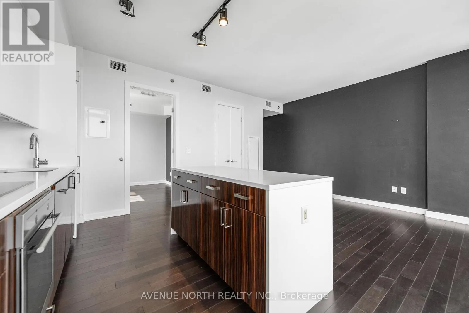 1109 - 300 LISGAR STREET
