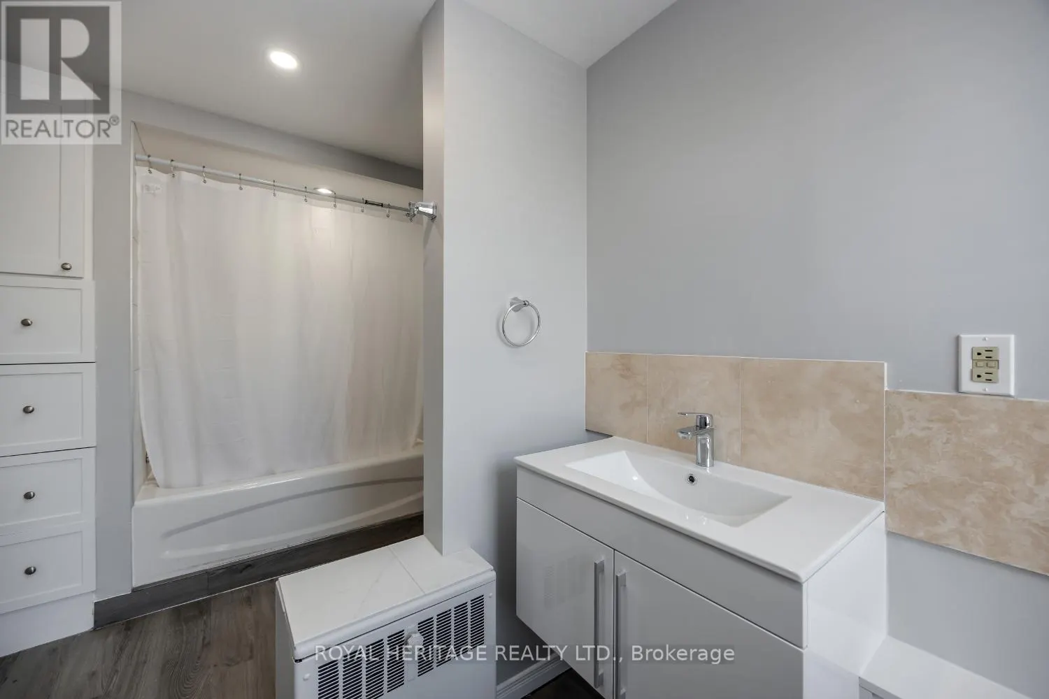 1 - 264 DIVISION STREET, #1