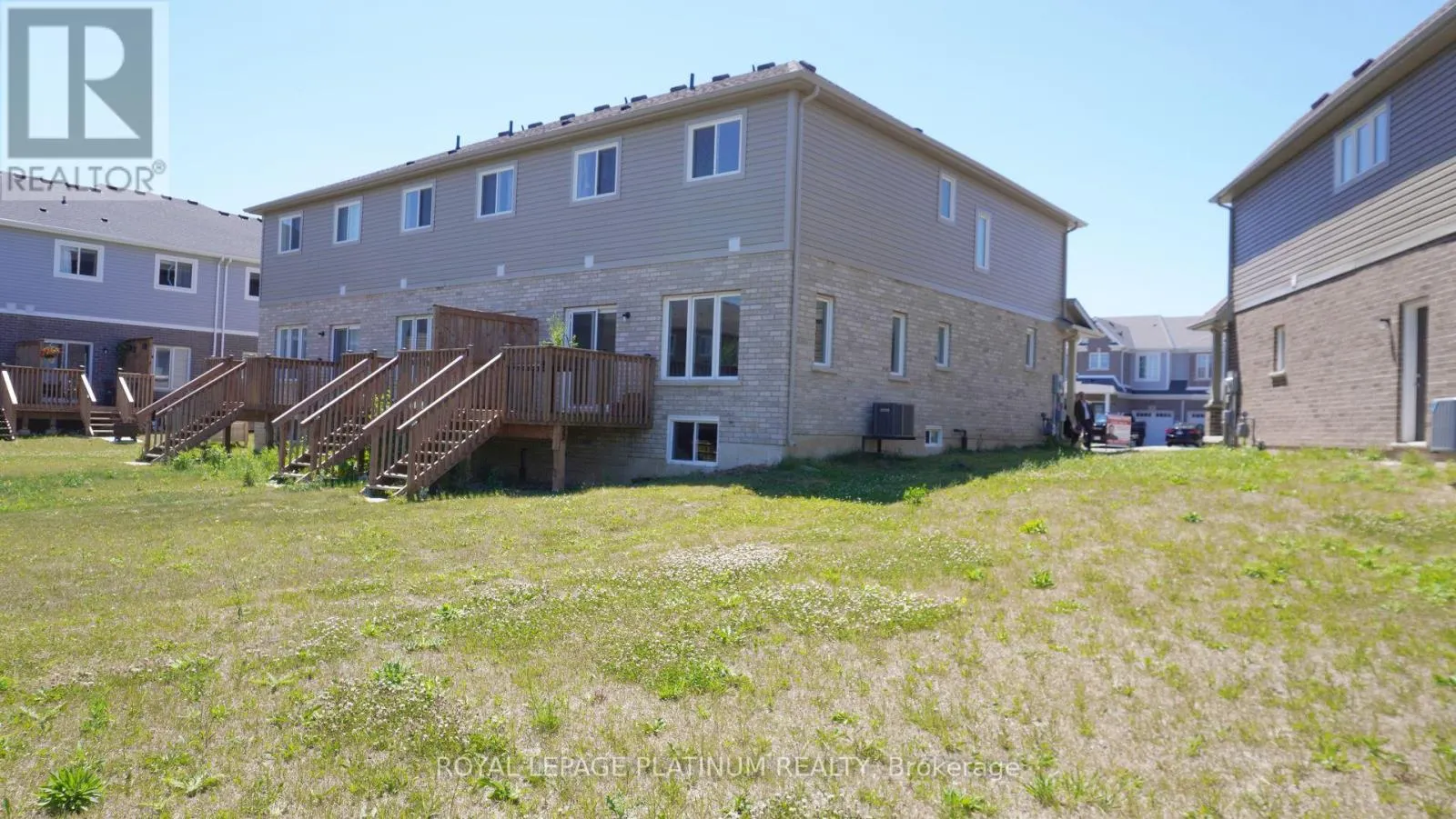 32 SUNFLOWER PLACE