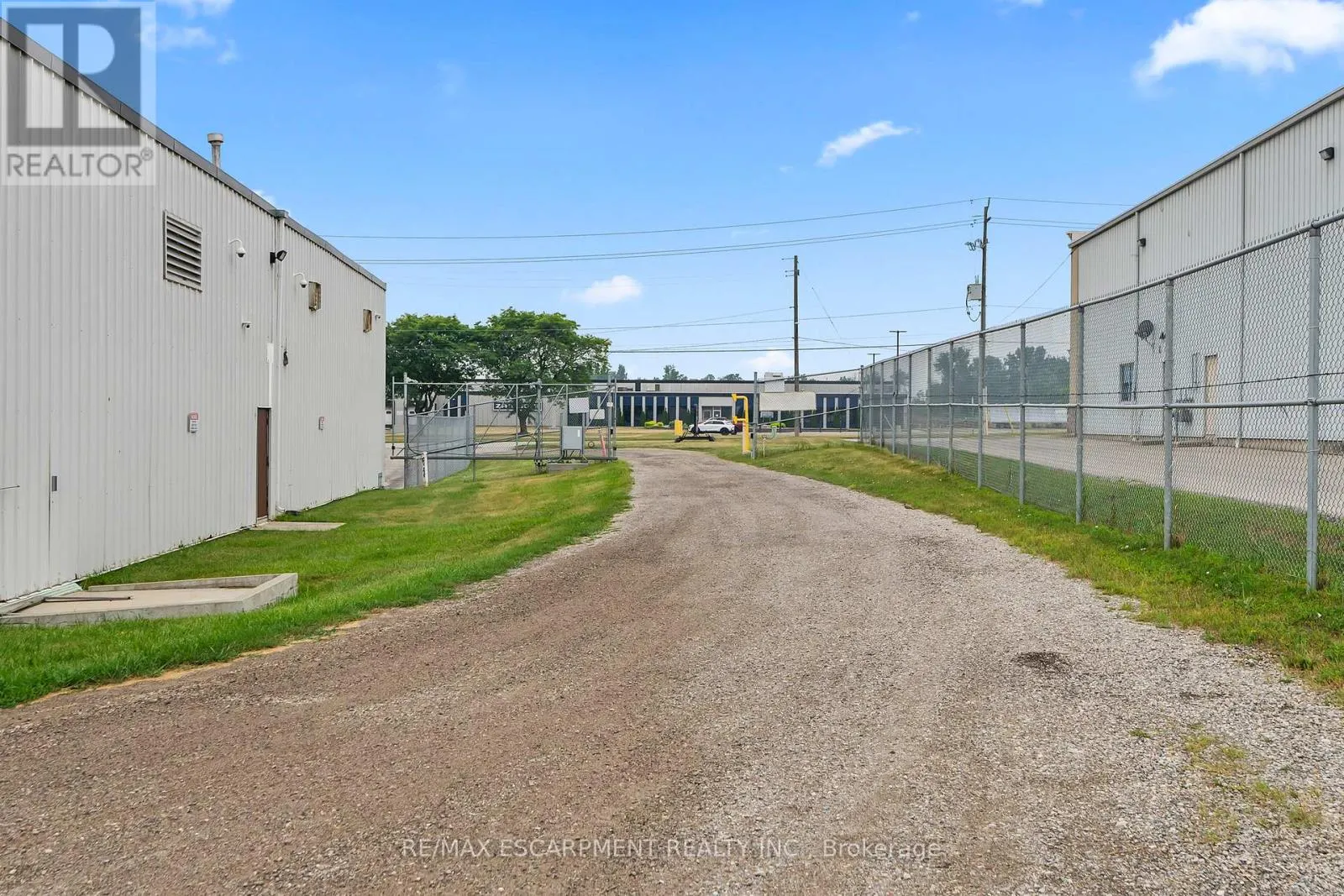 3 - 47 MORTON AVENUE E
