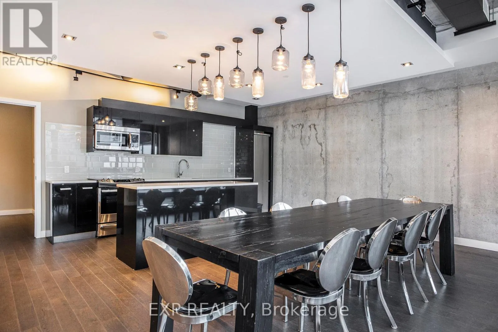 516 - 224 LYON STREET N