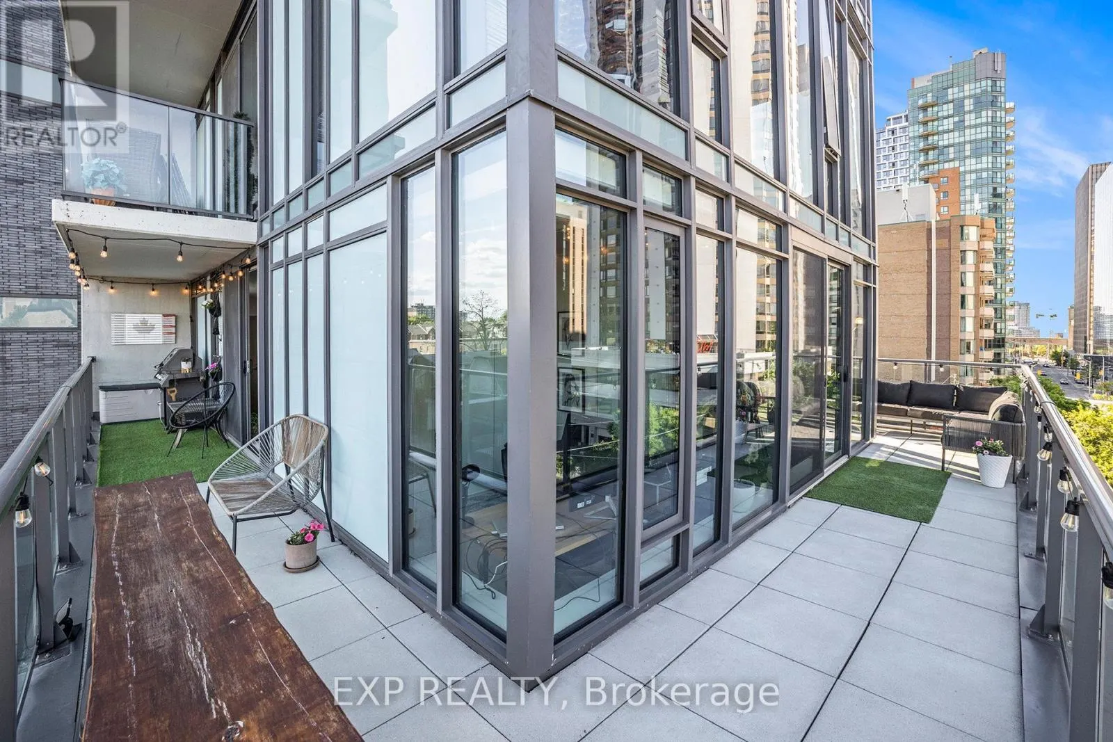 516 - 224 LYON STREET N