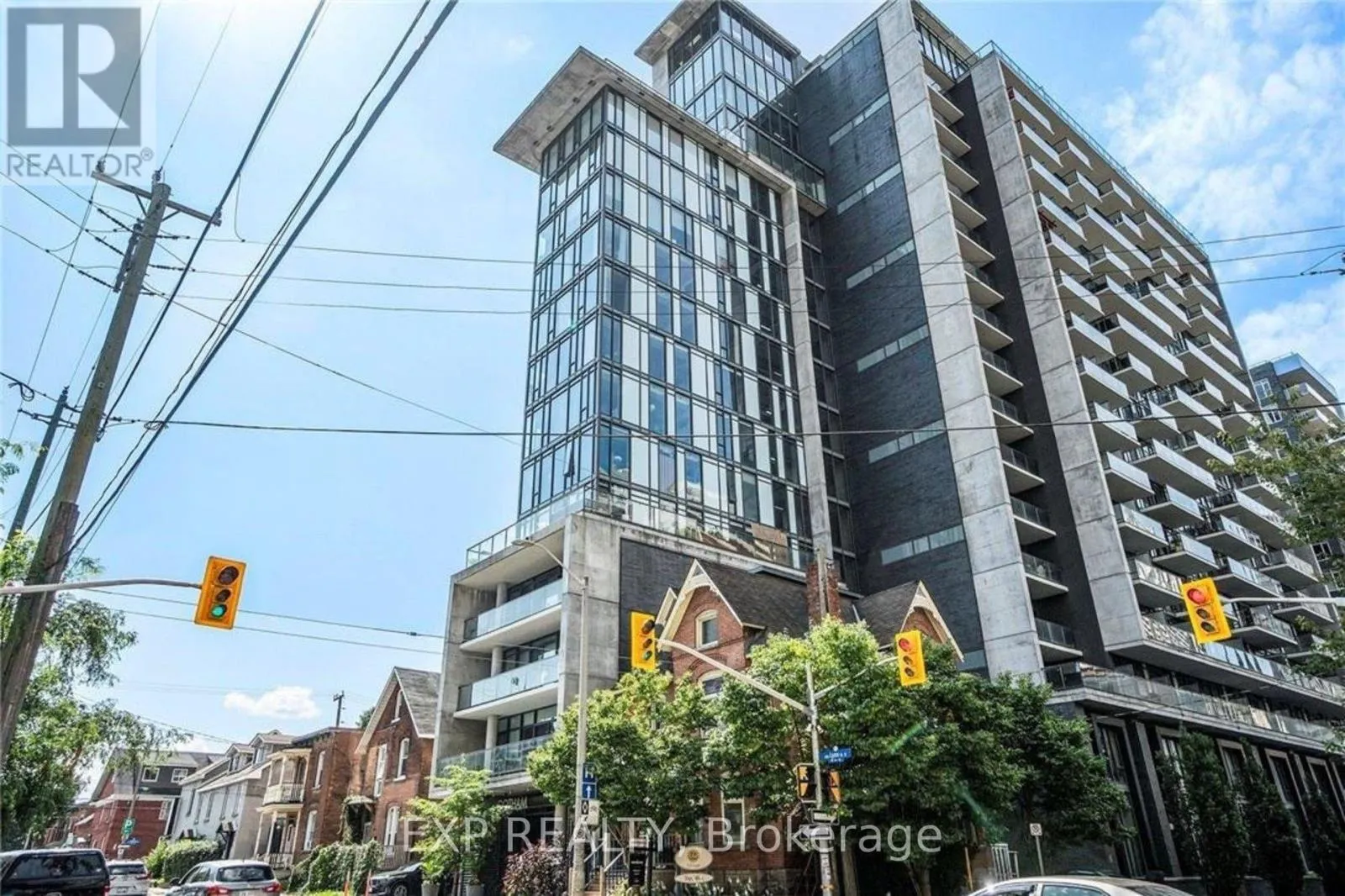 516 - 224 LYON STREET N