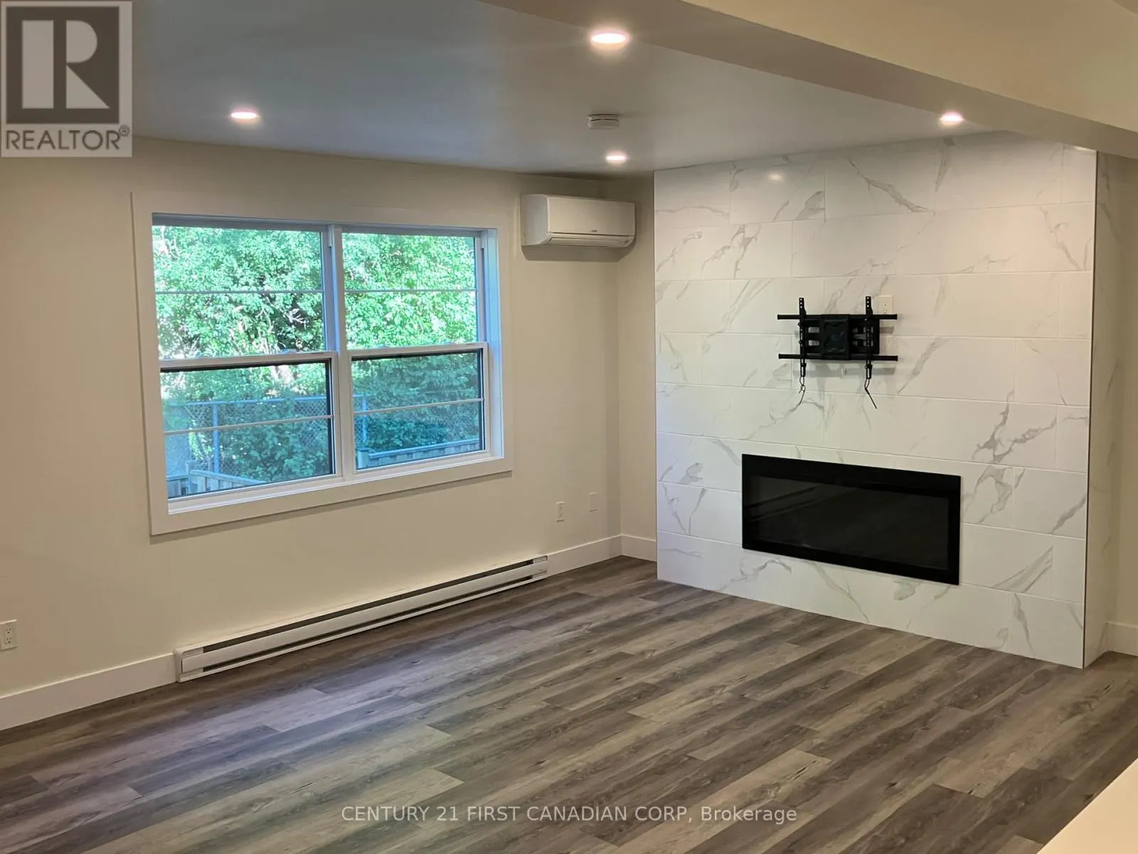 36 - 105 ANDOVER DRIVE, #36