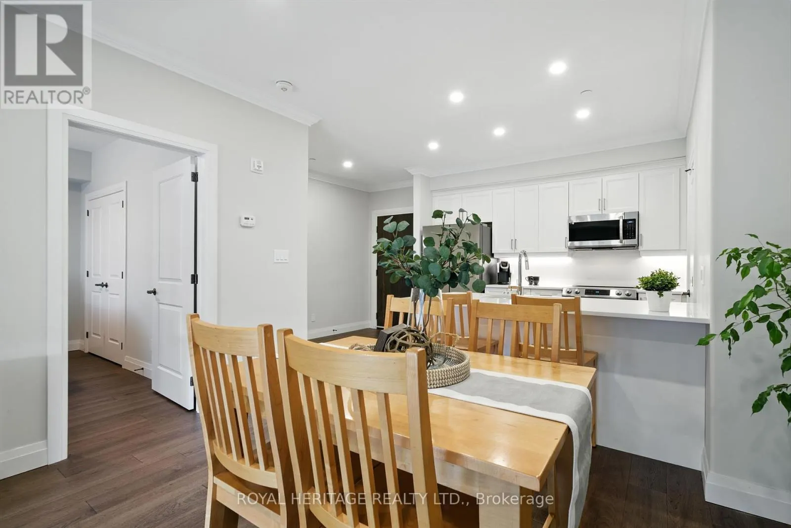 103 - 19 HAMPTON LANE, #103