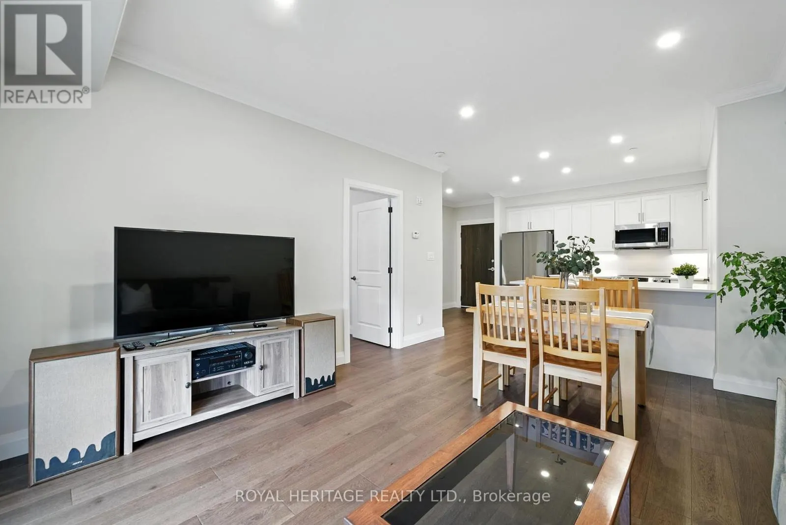 103 - 19 HAMPTON LANE, #103