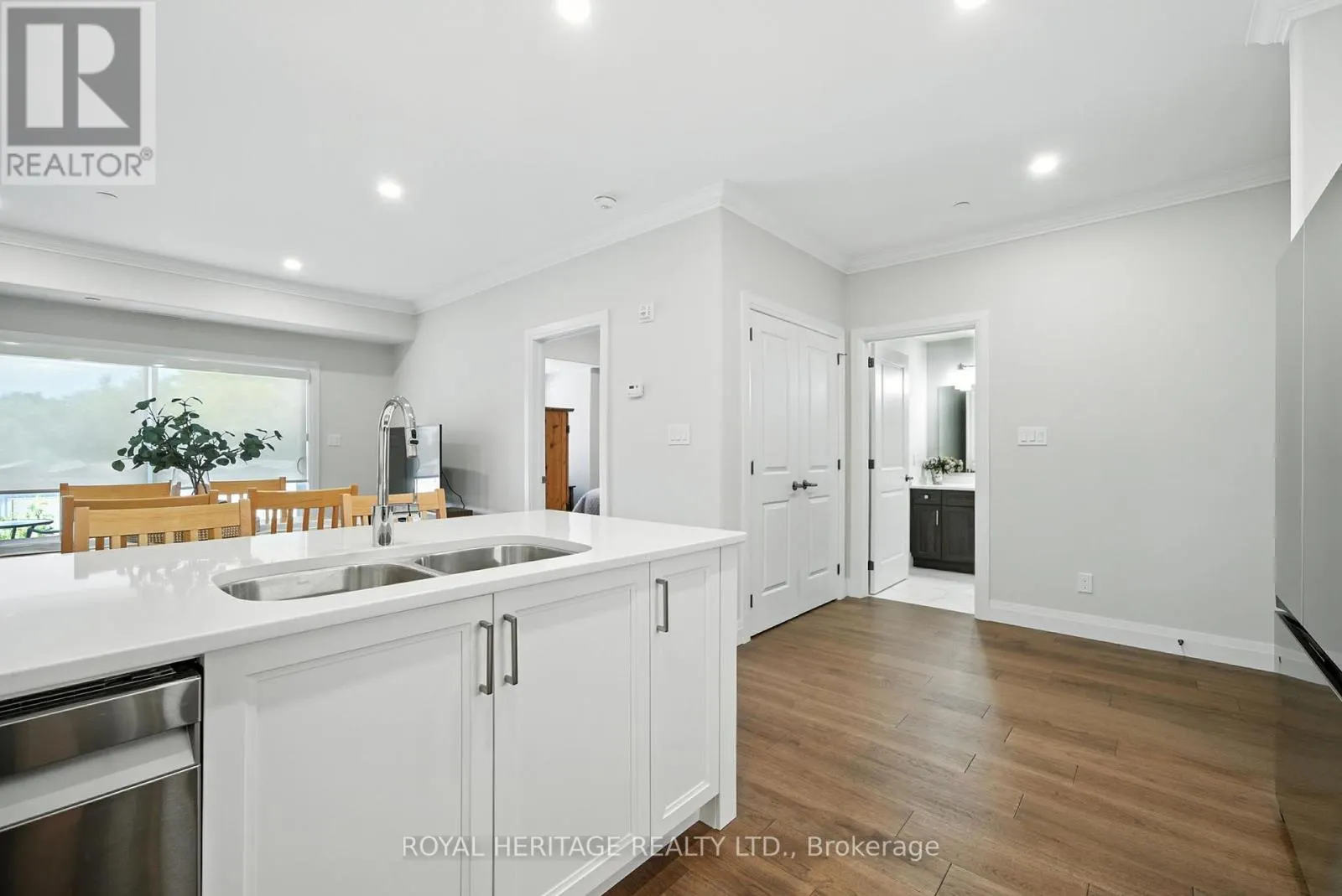 103 - 19 HAMPTON LANE, #103