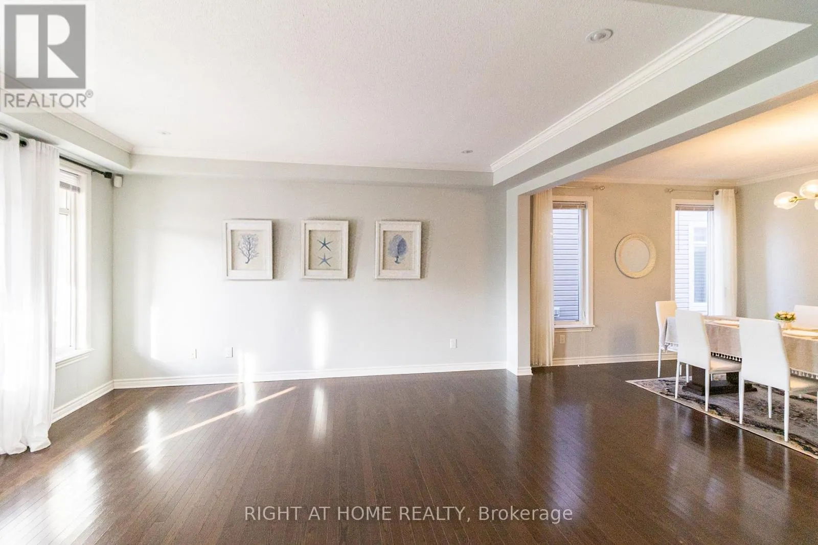 204 COOKS MILL CRESCENT