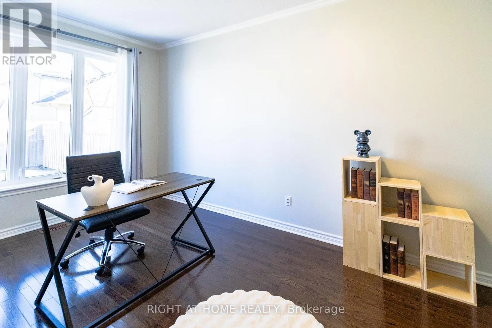 204 COOKS MILL CRESCENT
