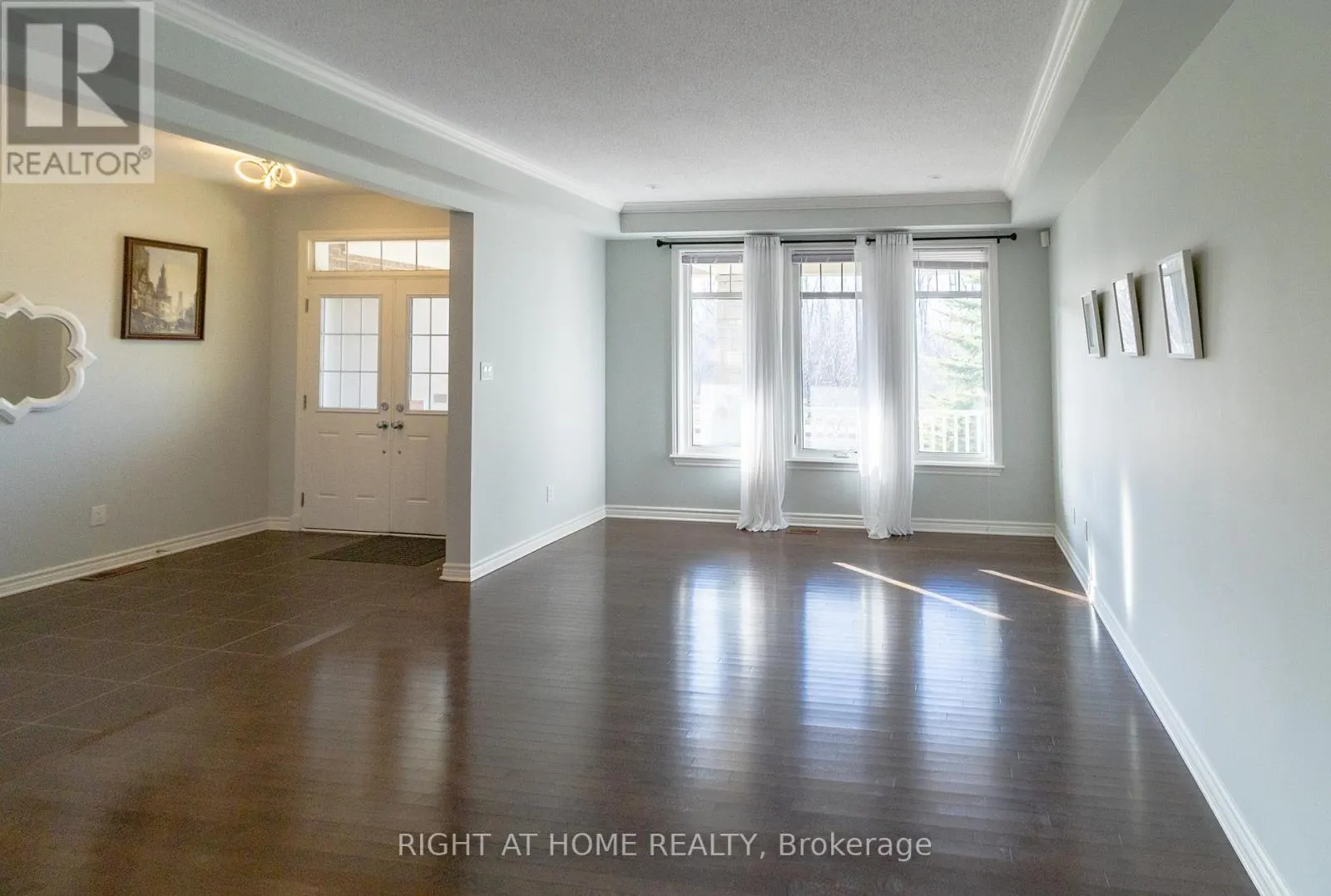 204 COOKS MILL CRESCENT