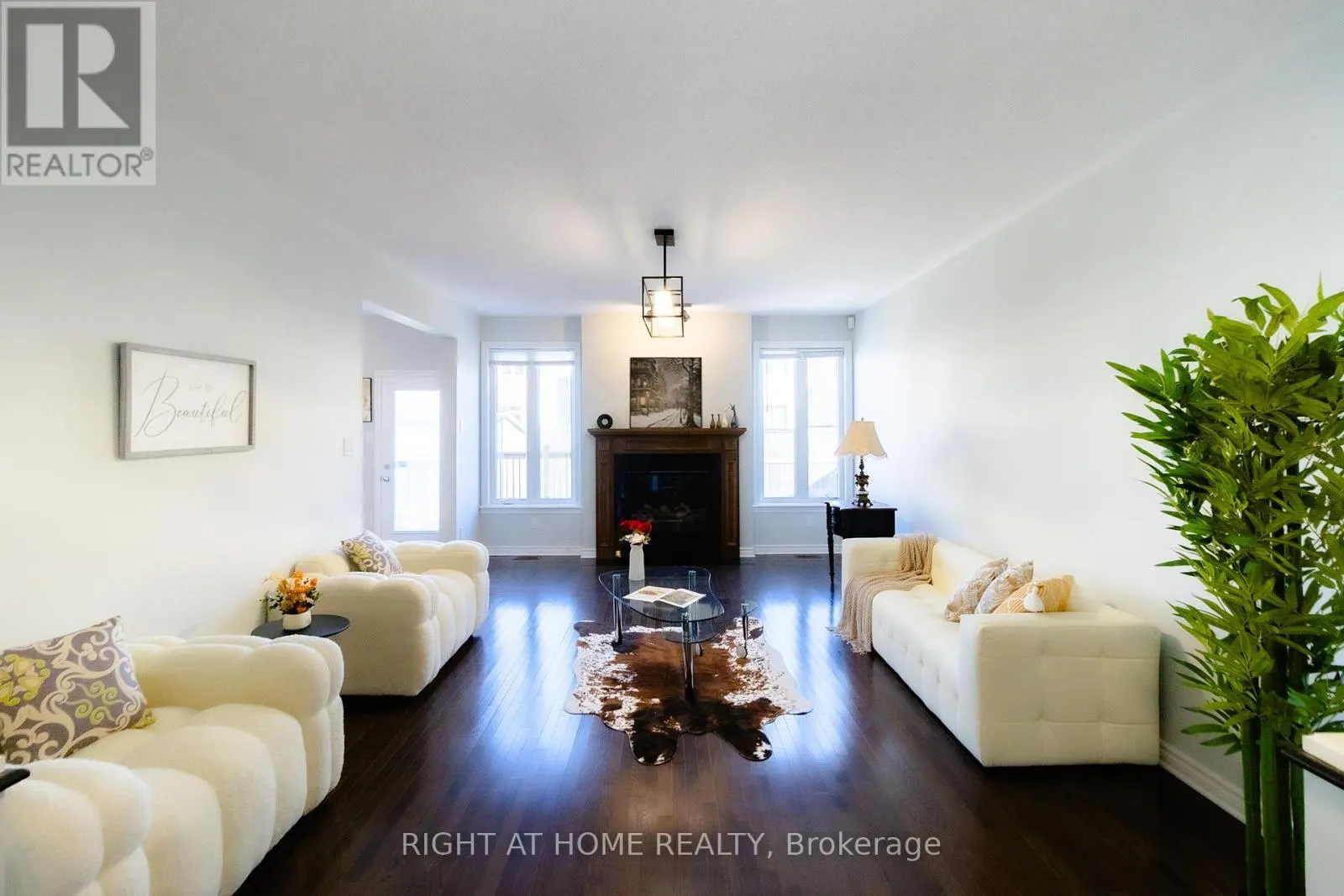 204 COOKS MILL CRESCENT