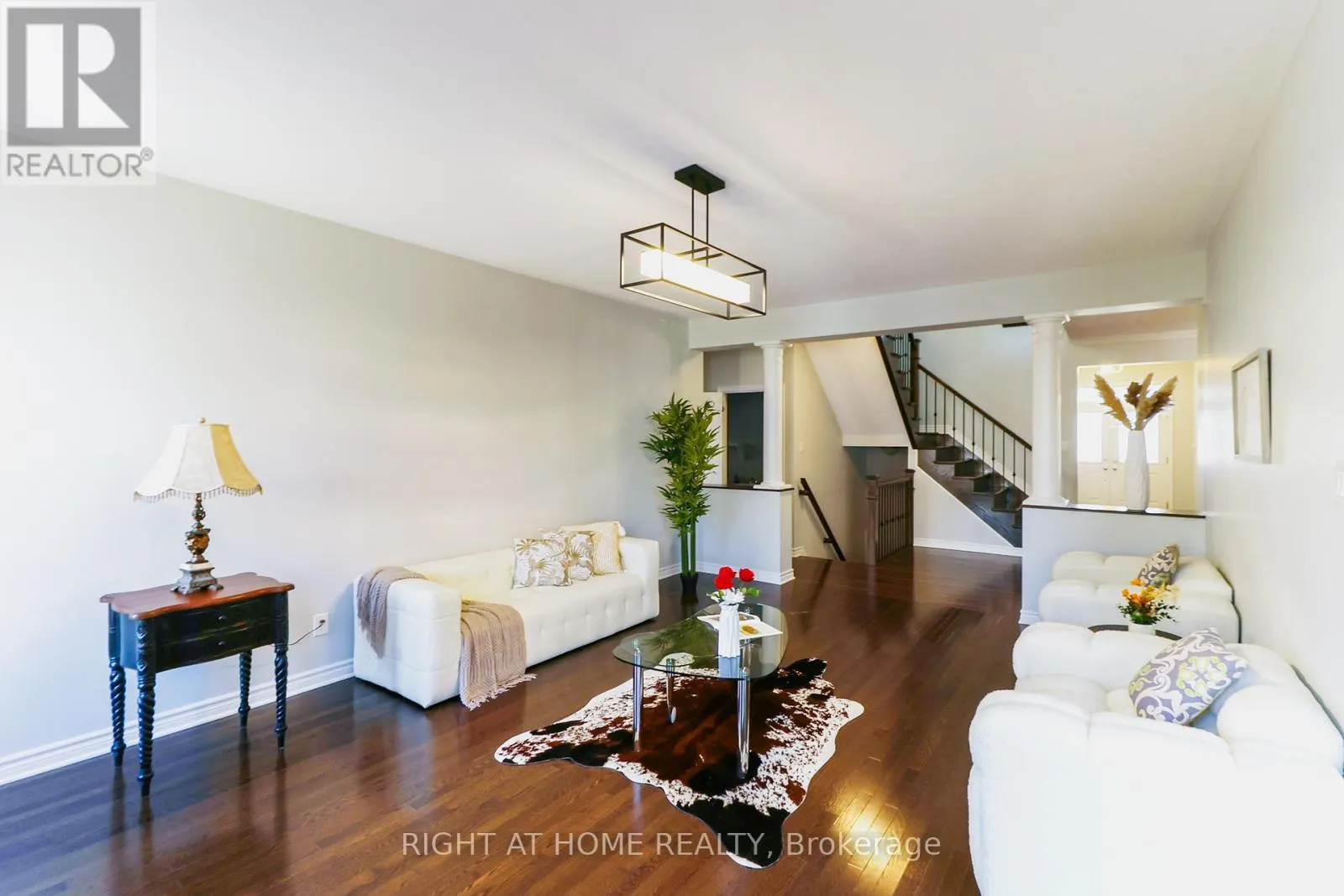 204 COOKS MILL CRESCENT