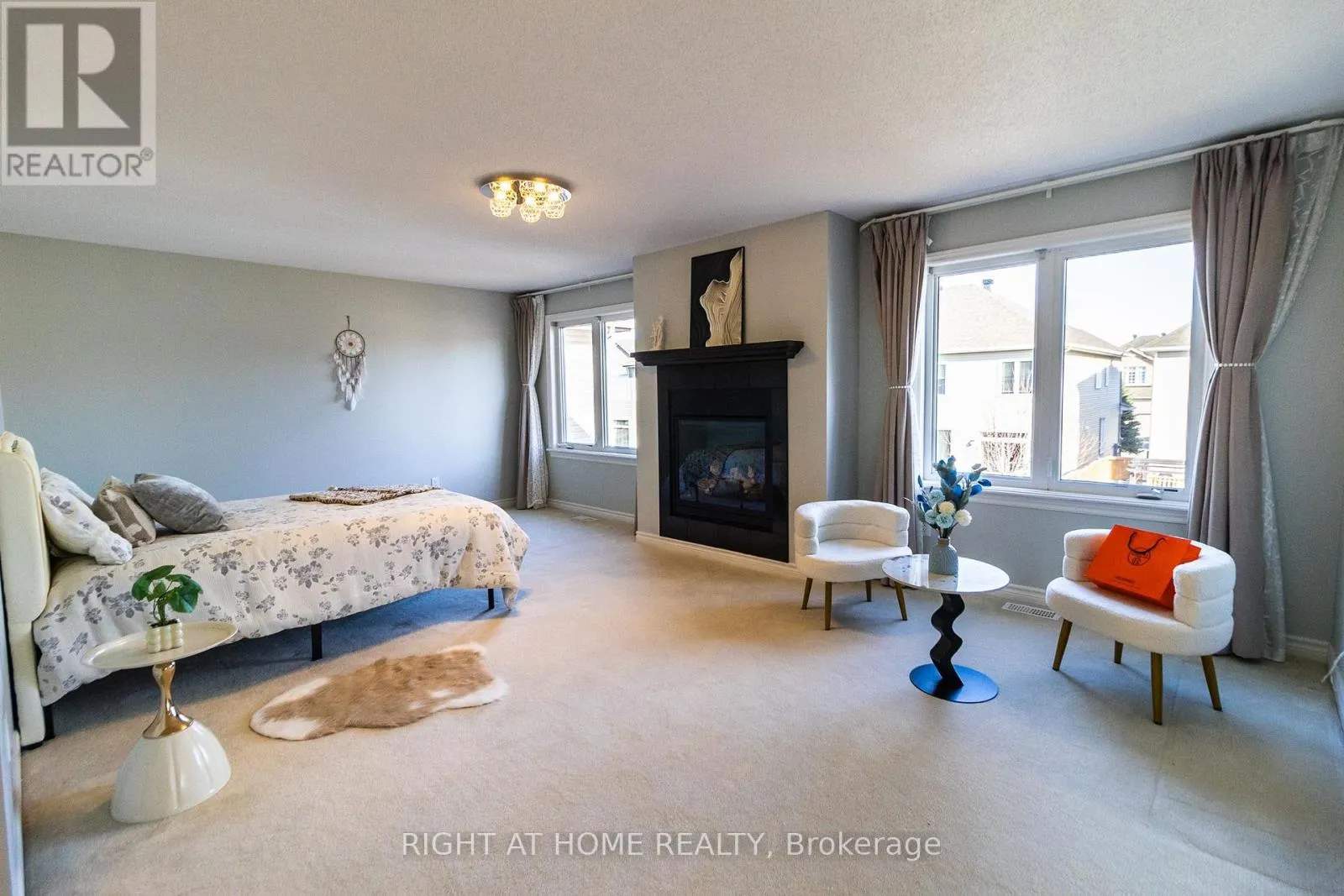 204 COOKS MILL CRESCENT