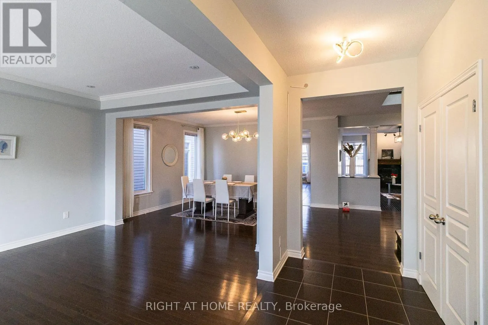 204 COOKS MILL CRESCENT