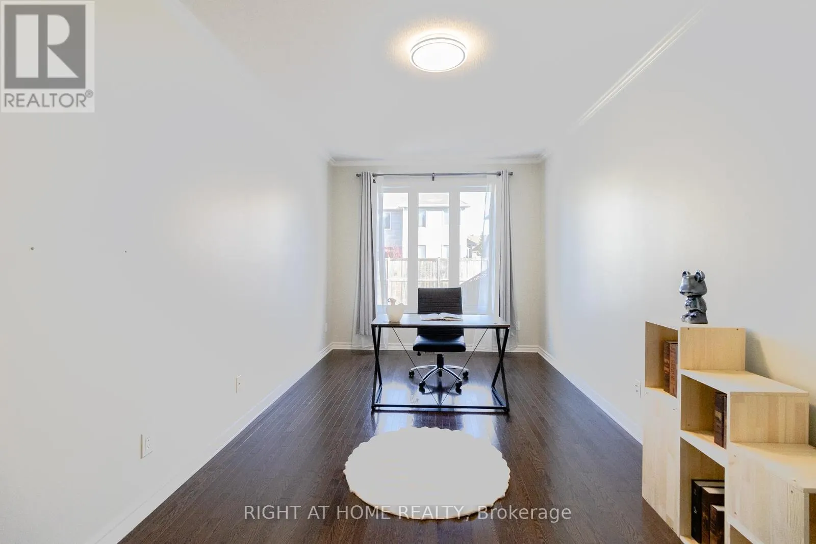 204 COOKS MILL CRESCENT