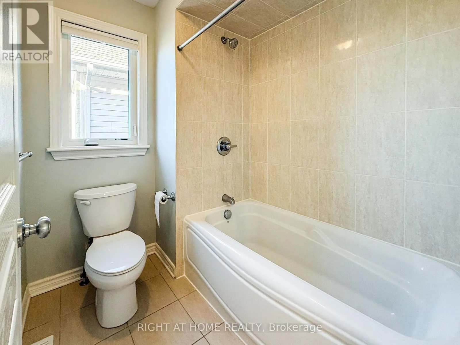 204 COOKS MILL CRESCENT