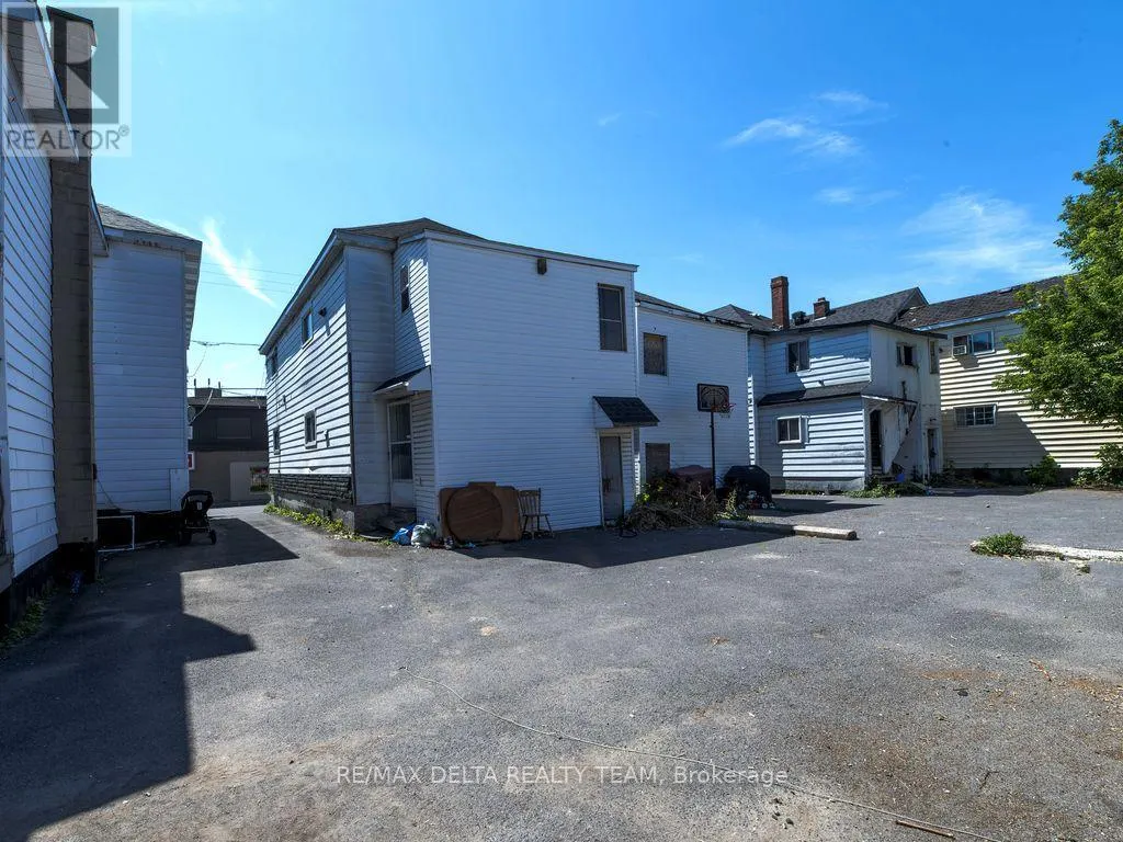 212 MC CONNELL AVENUE
