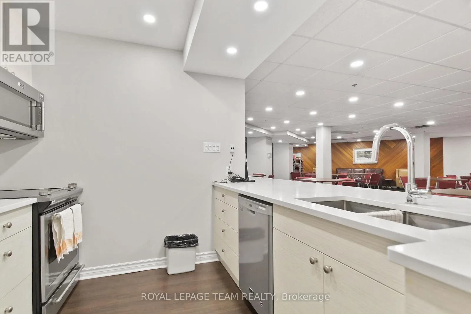 1103 - 1025 RICHMOND ROAD