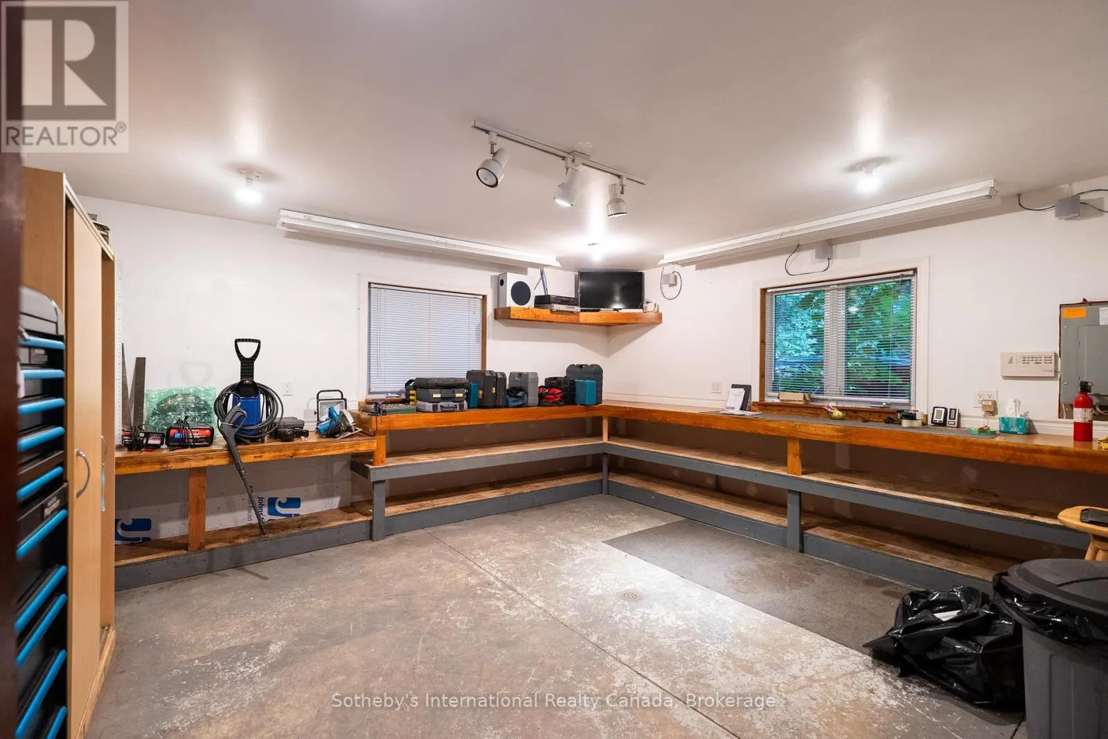 1059 N. TOOKE LAKE ROAD