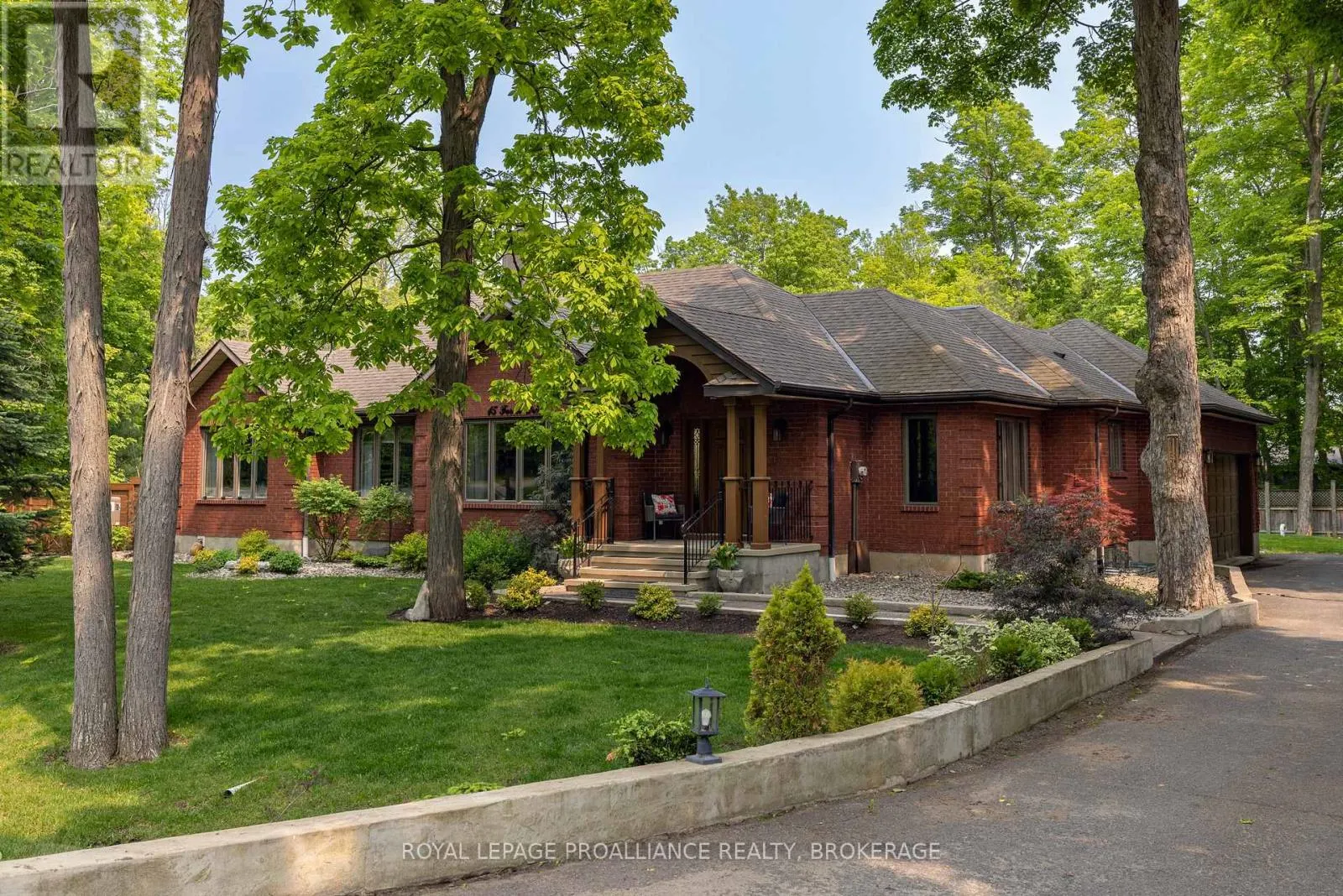 15 FOREST DRIVE