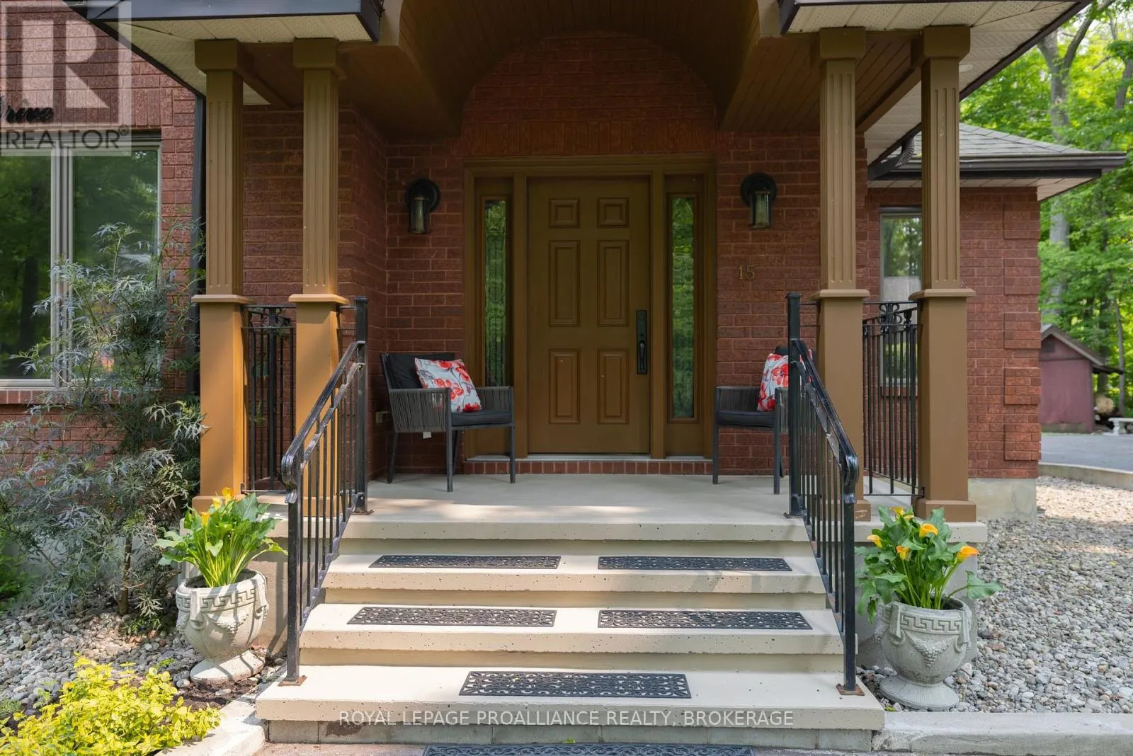 15 FOREST DRIVE