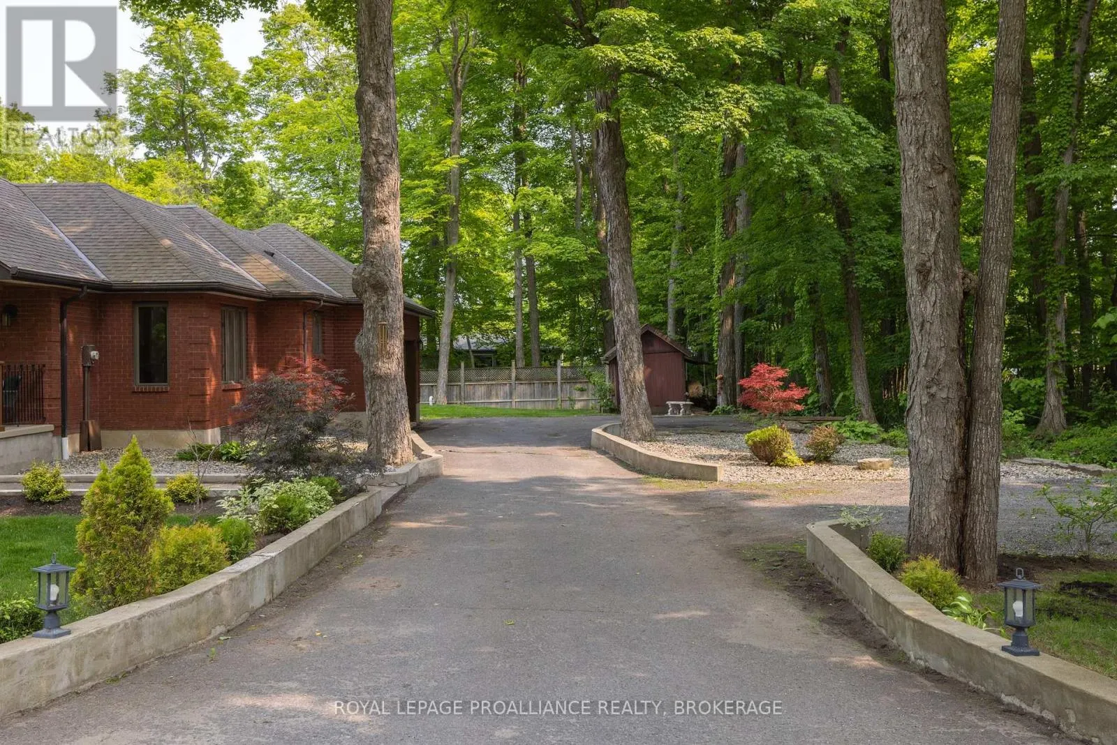 15 FOREST DRIVE