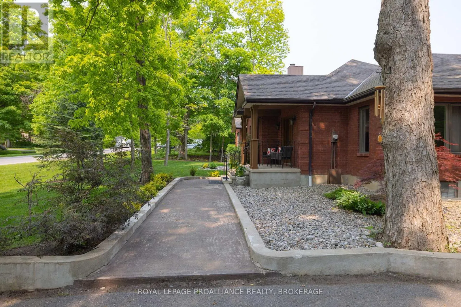 15 FOREST DRIVE