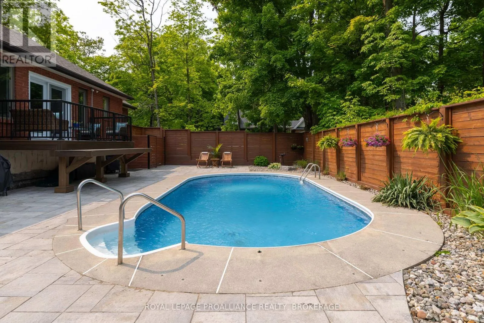 15 FOREST DRIVE