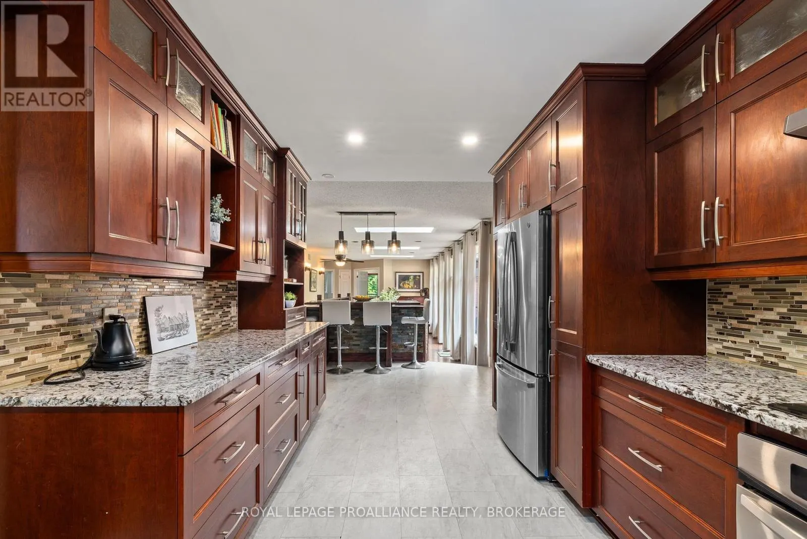 15 FOREST DRIVE