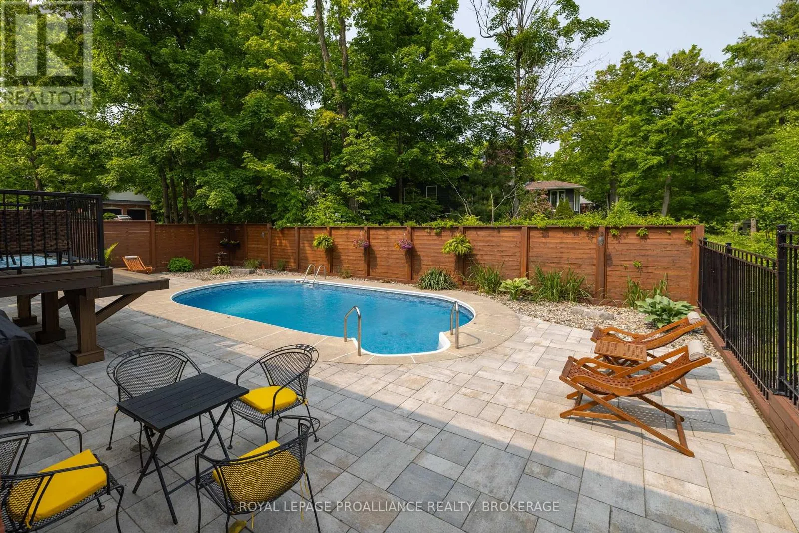 15 FOREST DRIVE