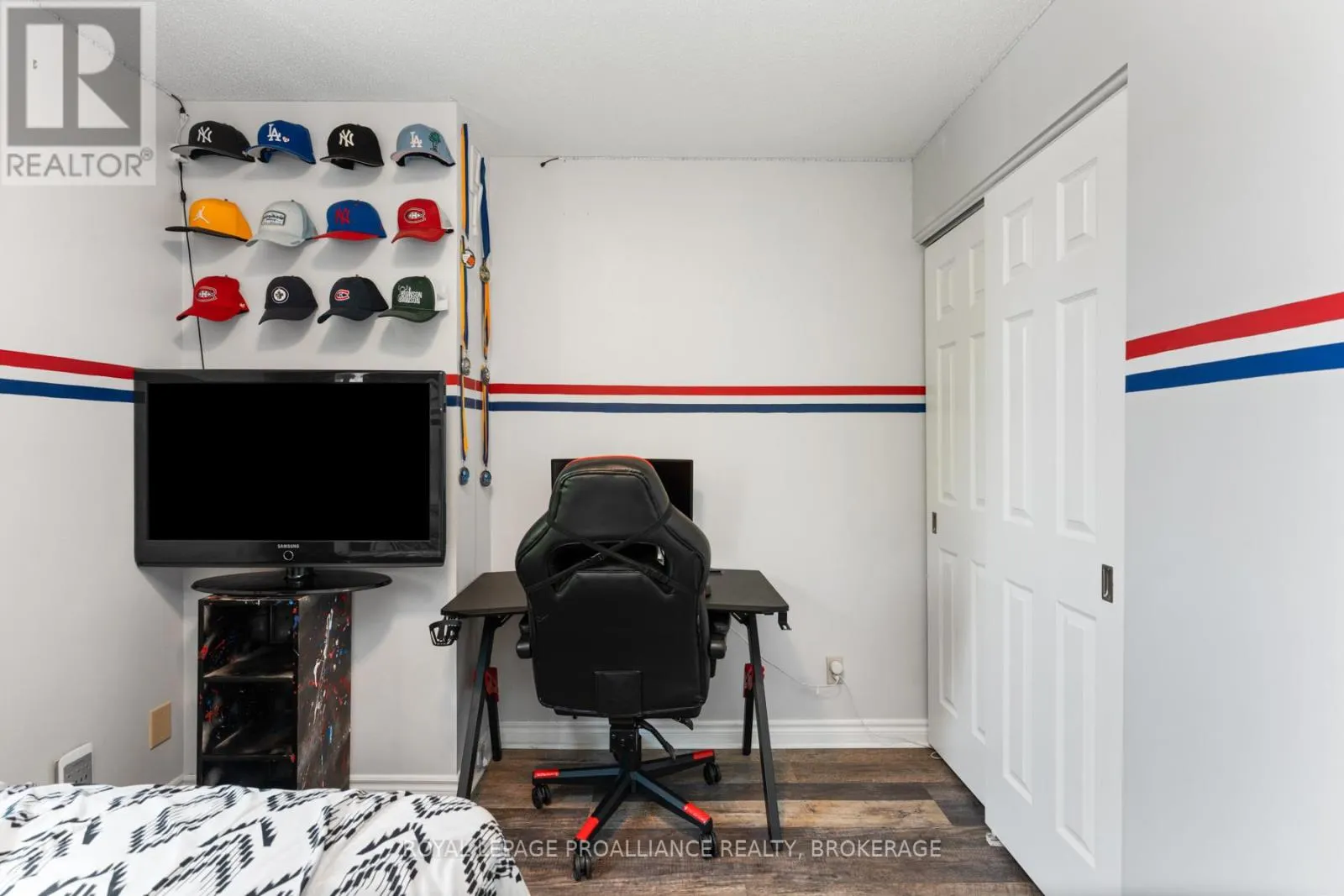 878 WALKER COURT