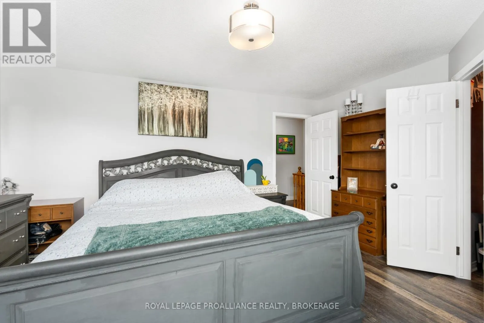 878 WALKER COURT