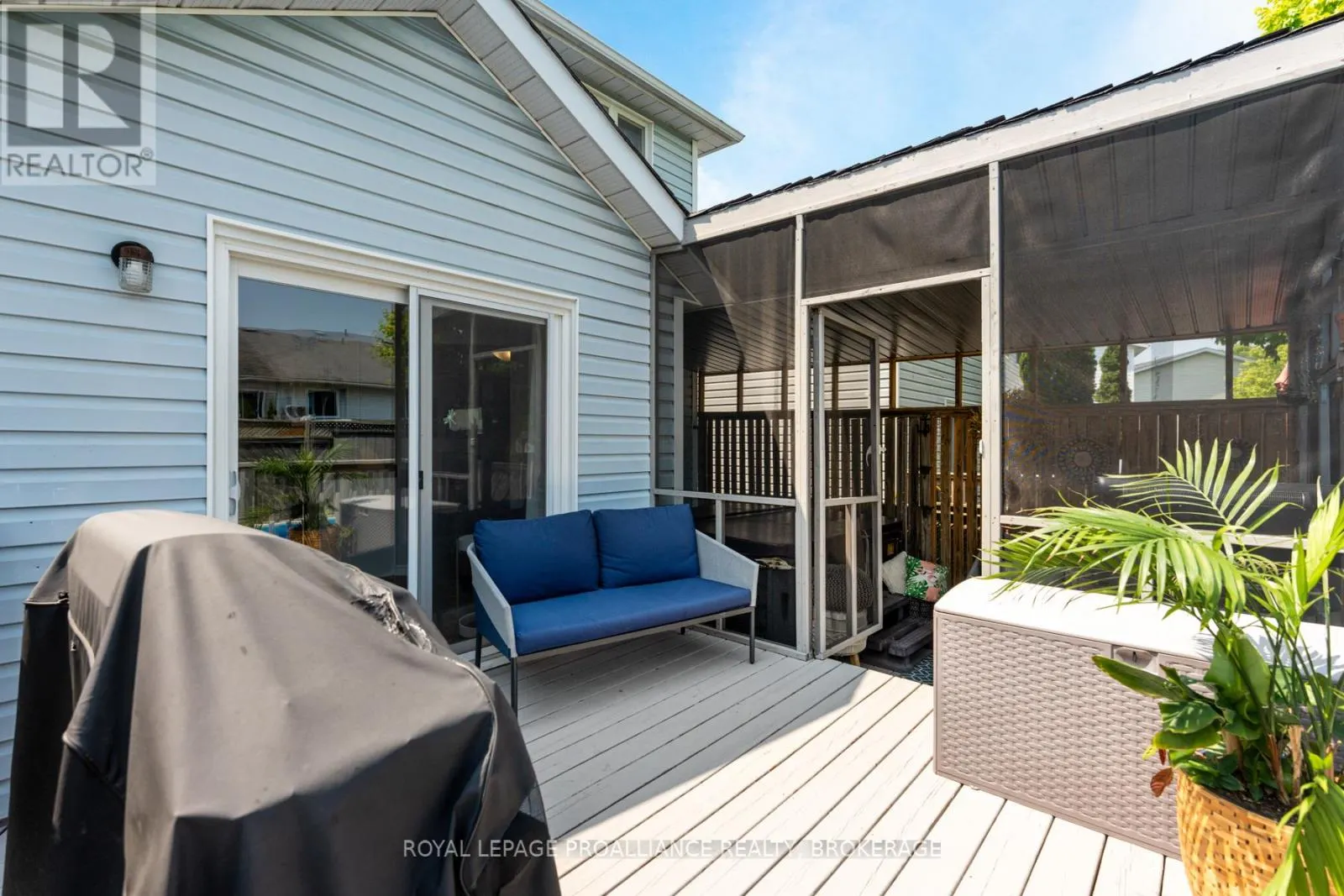 878 WALKER COURT
