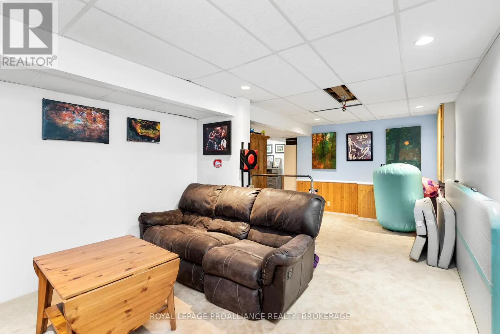 878 WALKER COURT